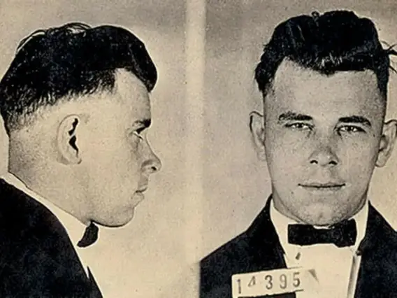 Quel film biographique voit Johnny Depp jouer le rôle du célèbre criminel John Dillinger ?