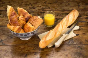 🥐 Croissant vs 🍞 Pain — Le Grand Duel du Four