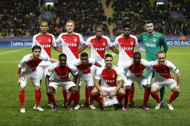 Quel joueur a été élu Meilleur Jeune Joueur de la Ligue 1 tout en évoluant pour l'AS Monaco FC pendant la saison 2016-2017 ?