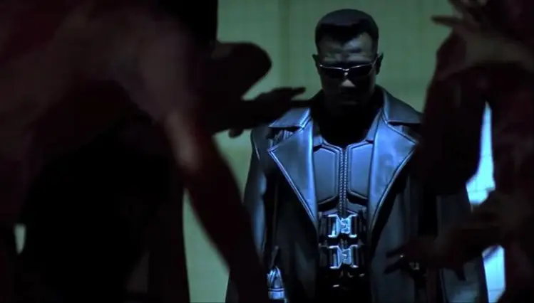 Quel réalisateur a dirigé le film "Blade", sorti en 1998 ?