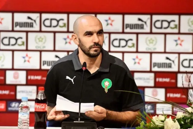 Avant de devenir entraîneur, dans quel poste Walid Regragui a-t-il excellé en tant que joueur de football ?