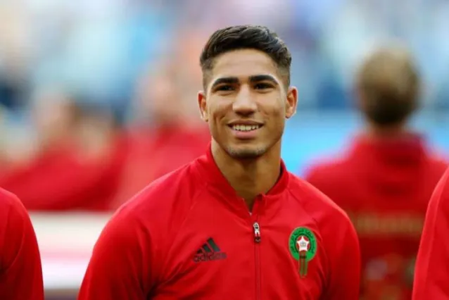 Quel est le poste principal d'Achraf Hakimi sur le terrain ?