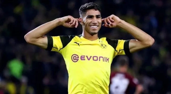 En plus de jouer en défense, Achraf Hakimi a également été utilisé dans un rôle plus avancé sur le terrain. Quelle position offensive a-t-il occupée fréquemment ?