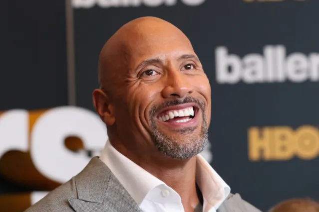 Quel est le premier film dans lequel Dwayne Johnson a joué un rôle  au cinéma ?