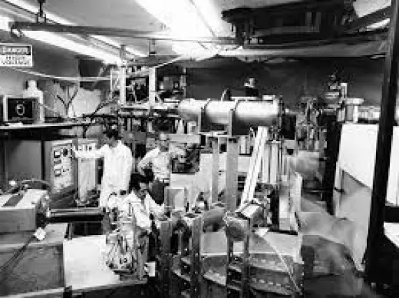 Quel était le surnom du laboratoire de recherche nucléaire fondé par Oppenheimer dans le Nouveau-Mexique ?
