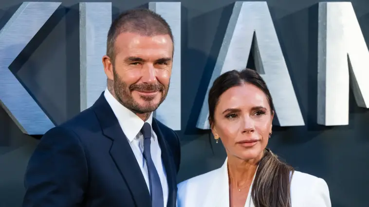 Quel est le nom de l'épouse de David Beckham, une célèbre chanteuse britannique ?