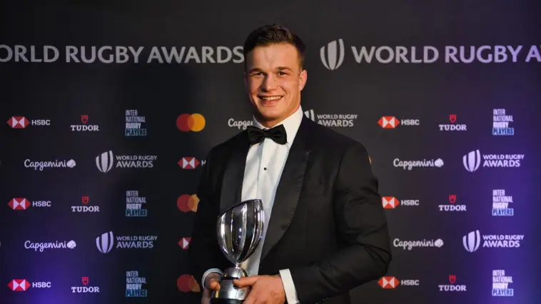 Quel est le titre décerné à Antoine Dupont lors de la cérémonie des World Rugby Awards en 2021 ?