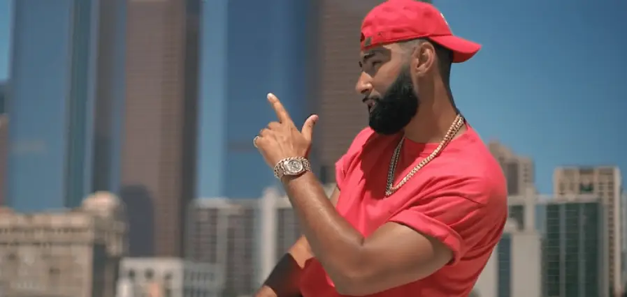 Quel est le nom de la série de mixtapes de La Fouine, célèbre pour avoir mis en avant de nombreux rappeurs émergents ?