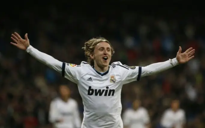 Quel poste Luka Modrić occupe-t-il sur le terrain ?