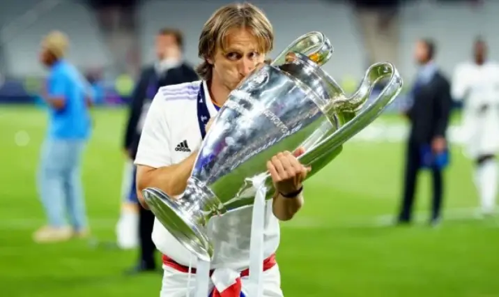 En quelle année Luka Modrić a-t-il remporté la Ligue des Champions avec le Real Madrid pour la première fois ?