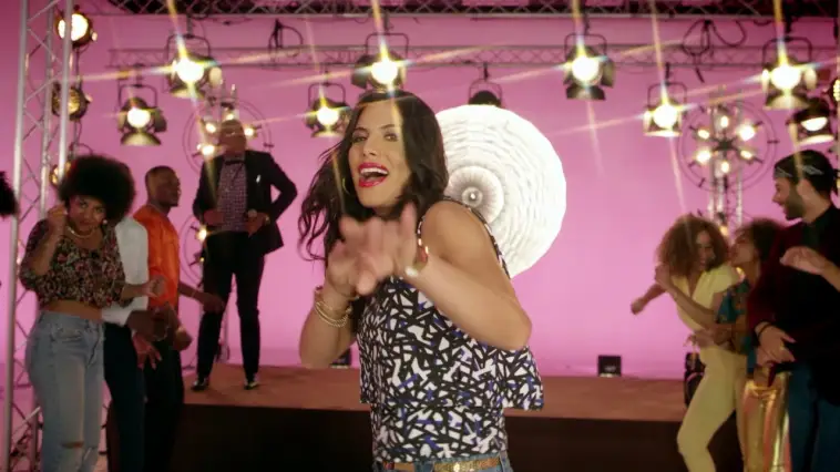 Avec quel artiste Zaho a-t-elle collaboré pour la chanson "Laissez-les kouma" ?