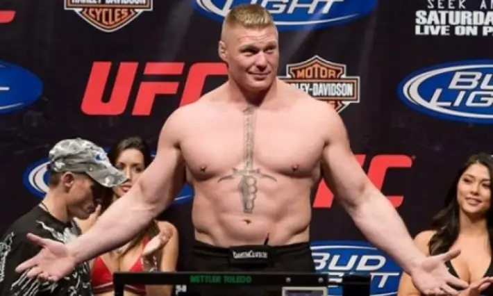  Combien de fois Brock Lesnar a-t-il remporté le championnat poids lourd de l'UFC ?