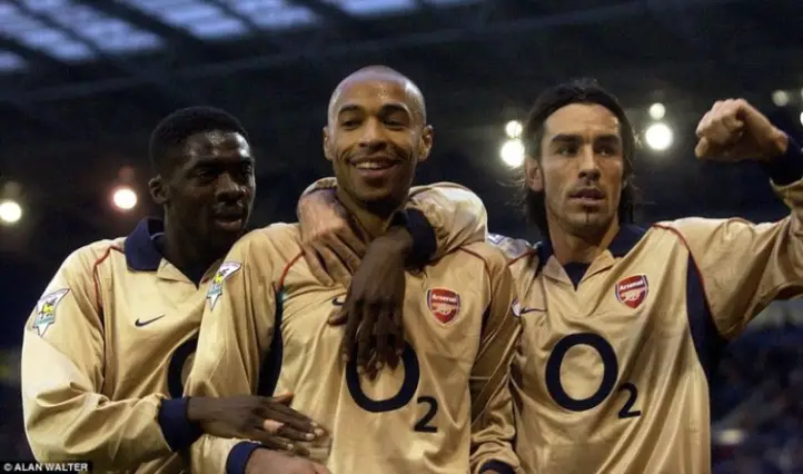 Quel numéro de maillot Robert Pirès portait-il lors de sa période à Arsenal ?