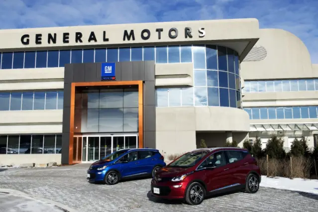 Quelle est la marque sœur de Chevrolet au sein de General Motors ?