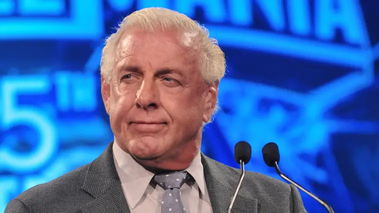 Dans quelle organisation de lutte Ric Flair a-t-il fait ses débuts en tant que professionnel ?