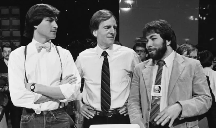 Qui étaient les cofondateurs d'Apple avec Steve Jobs ?