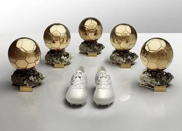 En quelle année le Ballon d'Or n'a-t-il pas été décerné en raison d'un manque de candidats méritants ?