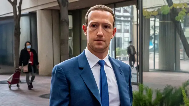 En quelle année Mark Zuckerberg a-t-il été nommé l’une des personnes les plus puissantes du monde par Forbes pour la première fois ?