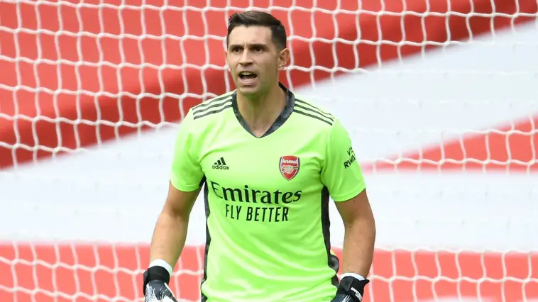 En quelle année Emiliano Martínez a-t-il rejoint Arsenal pour la première fois ?