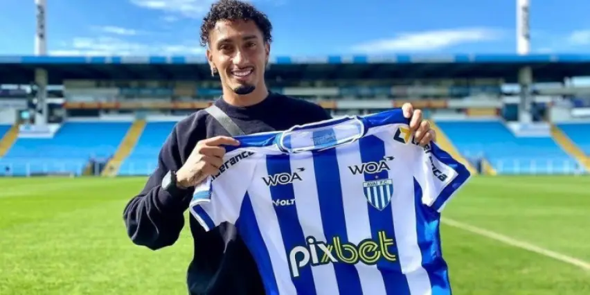 De quel club brésilien Raphinha est-il issu avant de rejoindre l'Europe ?