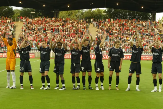 Quel trophée européen le LOSC Lille a-t-il remporté en 2004 ?