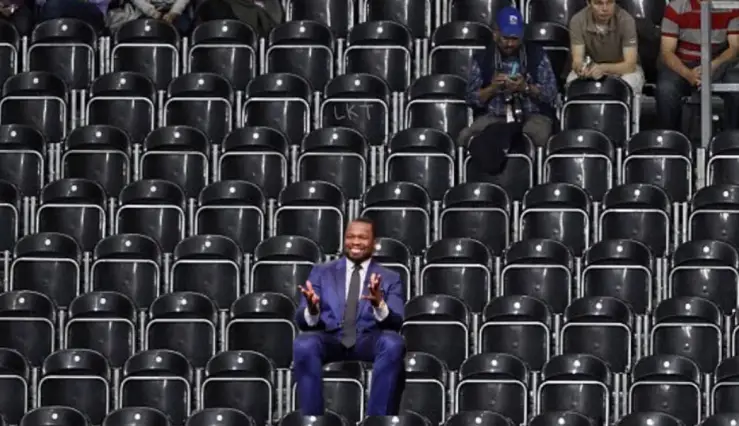 Quel autre rappeur est devenu son rival notoire dans l'industrie du hip-hop ?