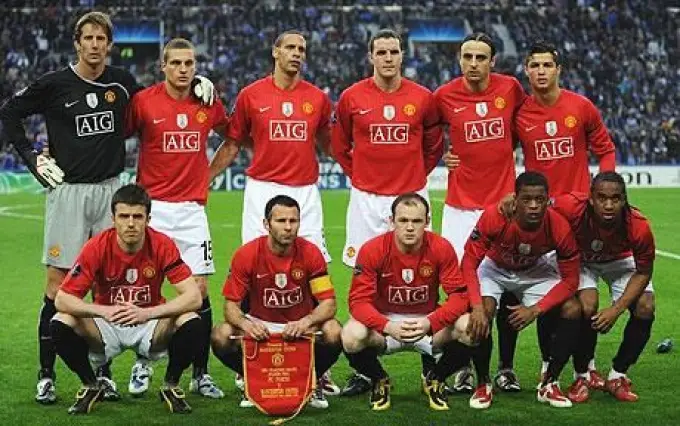 Quel surnom est donné aux joueurs du Manchester United ?