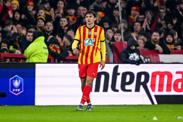 Quel numéro de maillot Khusanovc porterait-il au RC Lens ?