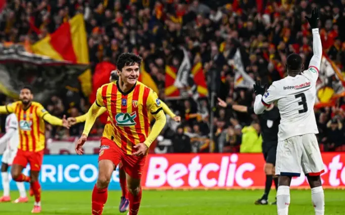 quel trophée majeur Khusanovc aurait-il aidé le RC Lens à décrocher ?