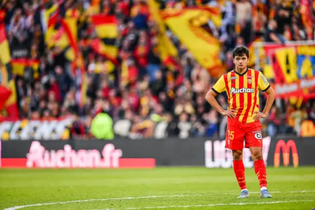 Quel surnom  les supporters de Lens auraient-ils donné à Khusanovc ?