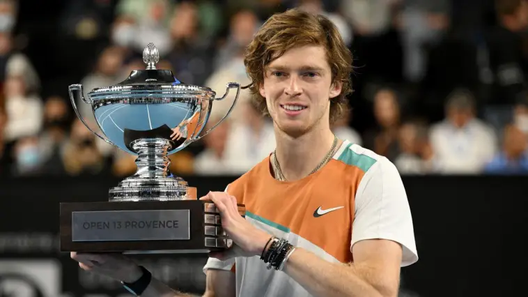À quel âge Andrey Rublev a-t-il remporté son premier titre ATP en simple ?