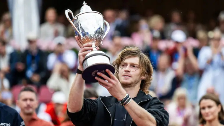 Andrey Rublev a plusieurs fois fait partie du Top 10 au classement ATP. Quel est son meilleur classement en simple jusqu’à présent ?
