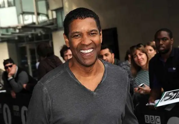 Denzel Washington a réalisé son premier film en tant que réalisateur avec quel drame biographique ?