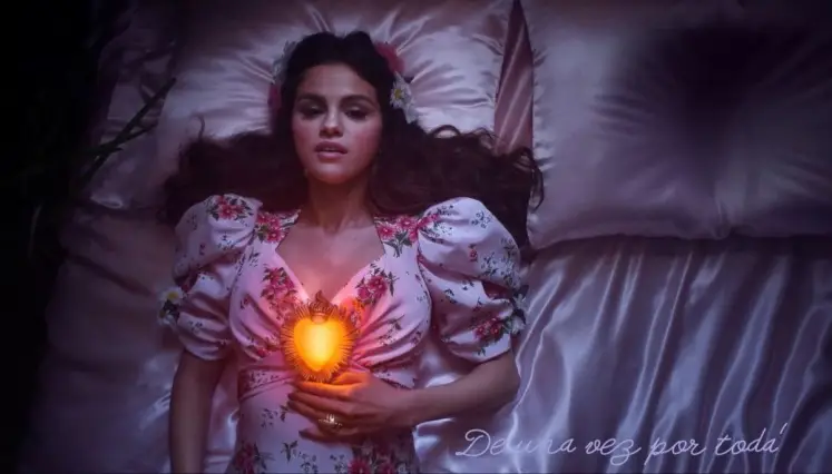 Quel film a marqué le début de Selena Gomez dans le monde du cinéma en dehors de Disney ?