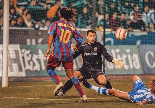 En quelle année Ronaldinho a-t-il rejoint le FC Barcelone ?