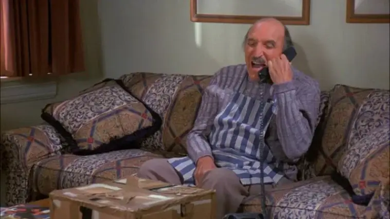 Quel est le nom duQuel est le nom du cousin de Jerry, qui pense qu'il a été kidnappé par des extraterrestres ?, qui pense qu'il a été kidnappé par des extraterrestres ?