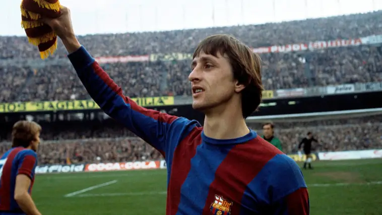 En quelle année le FC Barcelone a-t-il signé Johan Cruyff en tant que joueur ?