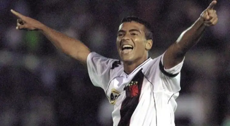 Quelle équipe néerlandaise a Romário rejointe avant de démarrer sa carrière européenne ?