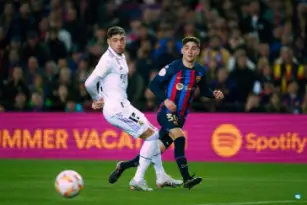 Gavi vs Valverde : Quel joueur te ressemble le plus ?